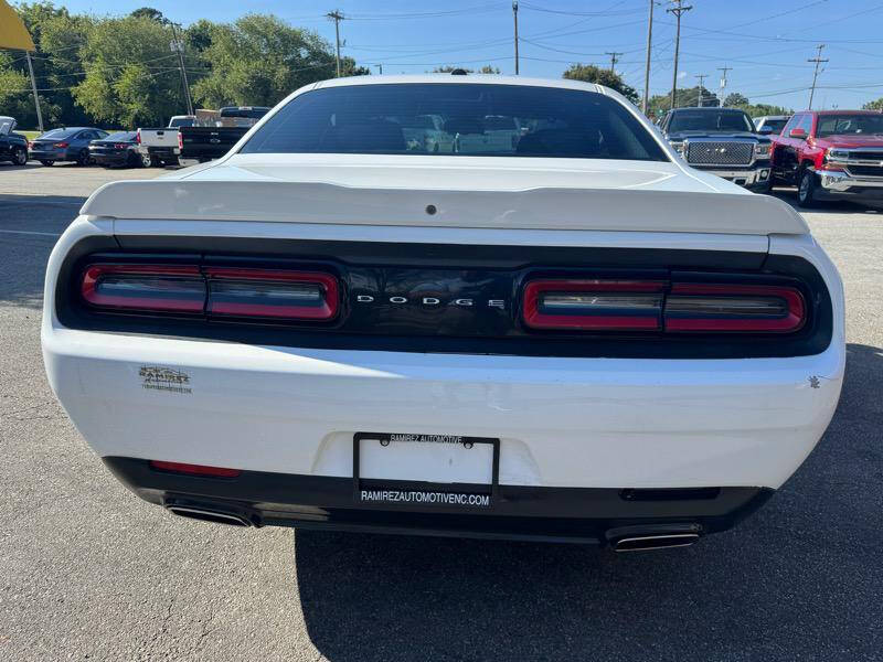 2019 Dodge Challenger SXT