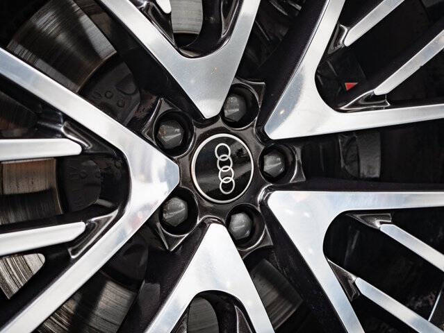 2024 Audi SQ8 4.0T quattro Premium Plus