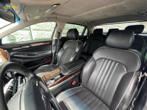 2018 Genesis G90