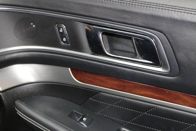 2017 Ford Explorer Platinum