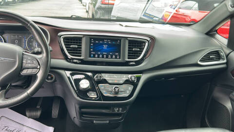 2020 Chrysler Pacifica Touring L