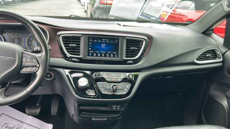 2020 Chrysler Pacifica Touring L