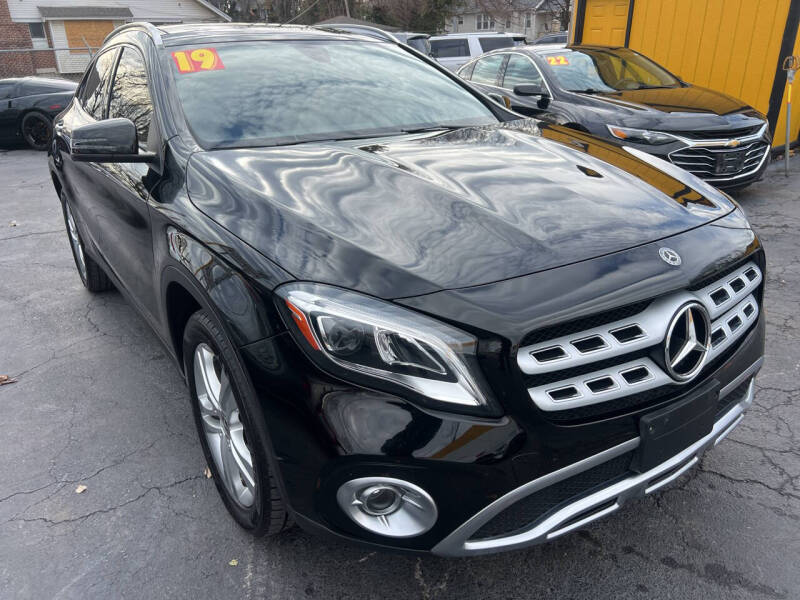 2019 Mercedes-Benz GLA-Class GLA250's photo