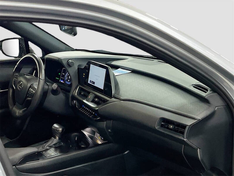 2024 Lexus UX 250h F SPORT Design