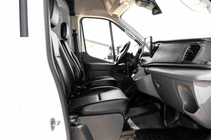 2022 Ford E-Transit 350