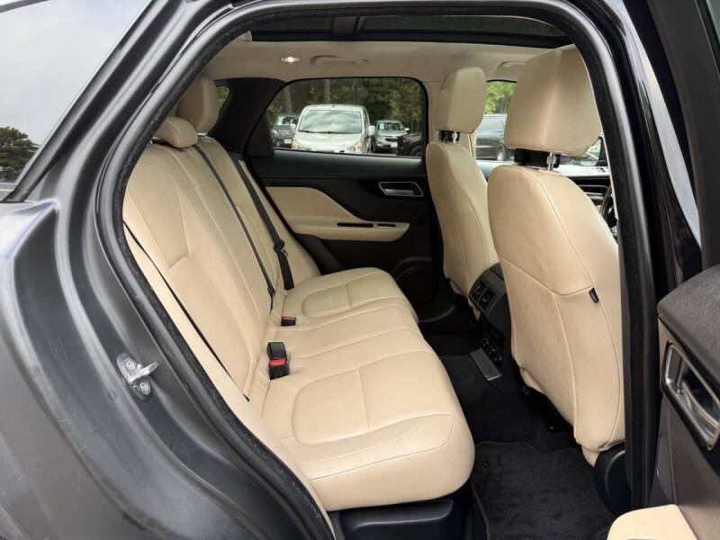 2019 Jaguar F-PACE 25t Premium