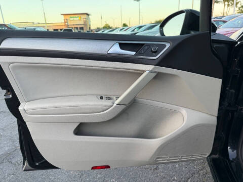 2015 Volkswagen Golf TSI S