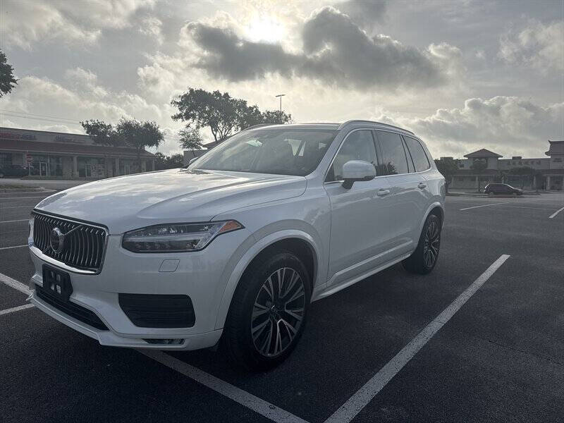 2020 Volvo XC90 T6 Momentum 7-Passenger
