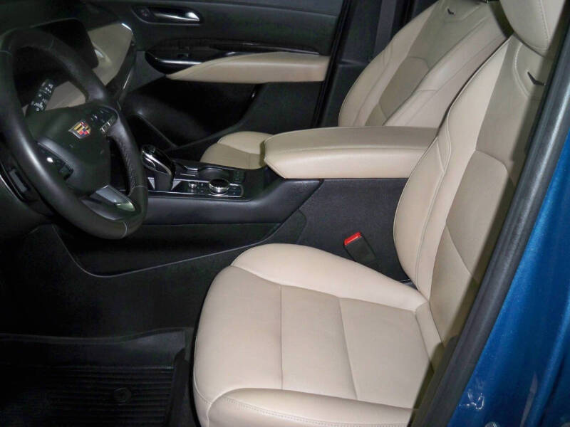 2024 Cadillac XT4 Premium Luxury