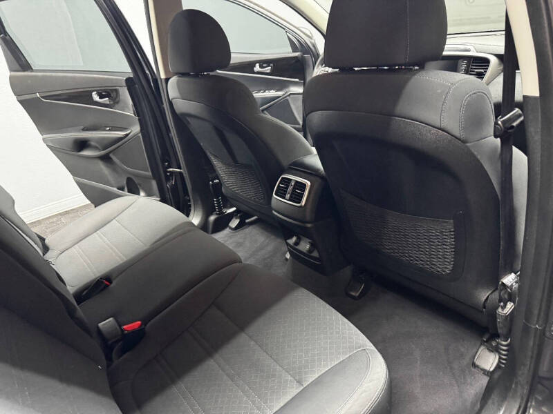 2020 Kia Sorento LX V6