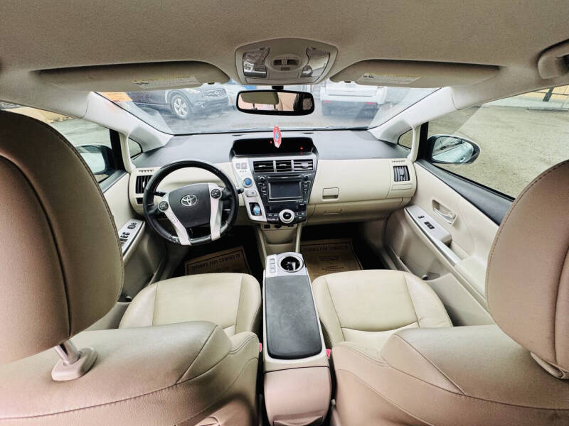 2012 Toyota Prius v Five