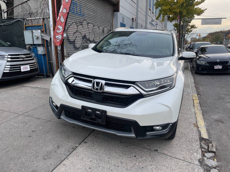 2017 Honda CR-V Touring's photo