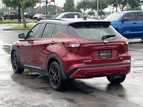 2023 Nissan Kicks SR