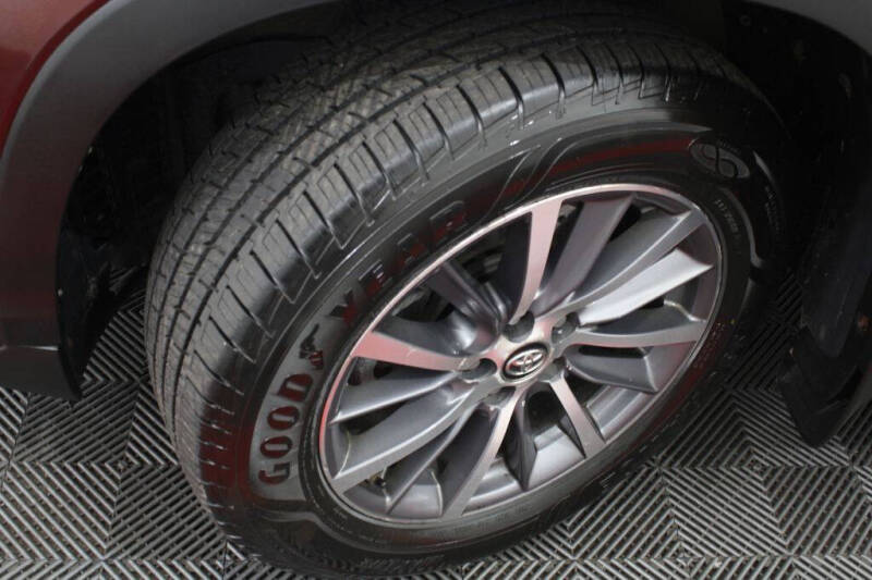 2017 Toyota Highlander SE