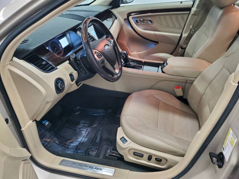 2017 Ford Taurus Limited