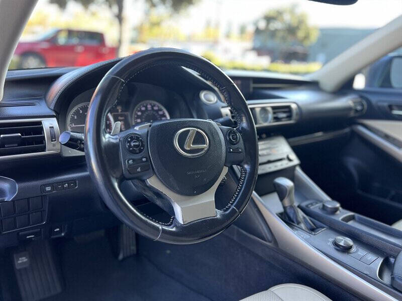 2016 Lexus IS 200t