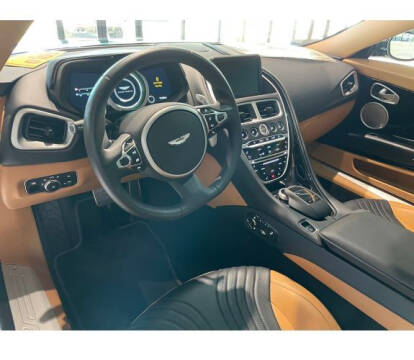 2021 Aston Martin DB11