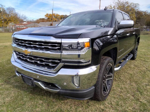 2017 Chevrolet Silverado 1500 for sale at LA PULGA DE AUTOS in Dallas TX