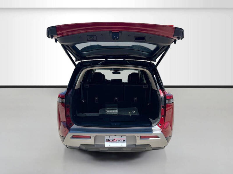 2022 Nissan Pathfinder SL