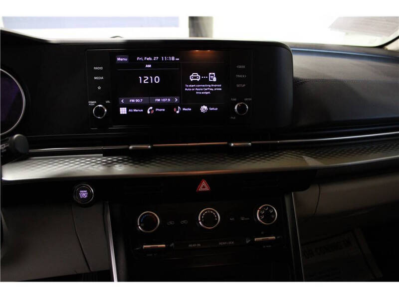 2024 Kia Carnival LX