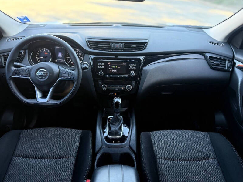 2017 Nissan Rogue Sport SV