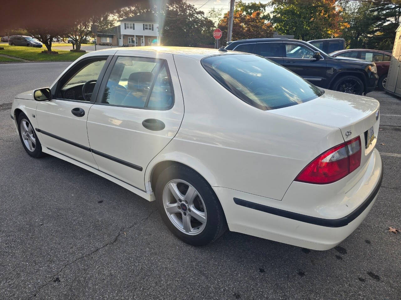 2004 Saab 9-5 for sale at QUEENSGATE AUTO SALES in York, PA