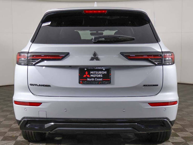 2026 Mitsubishi Outlander LE