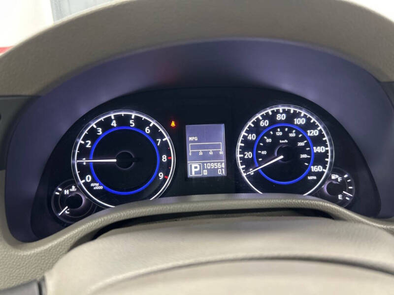 2011 Infiniti G37 Coupe x