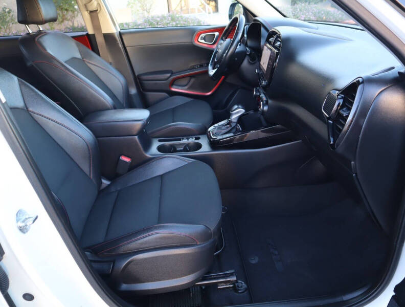 2023 Kia Soul GT-Line