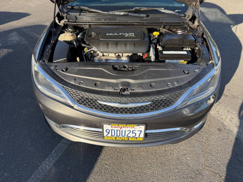 2017 Chrysler 200 Limited