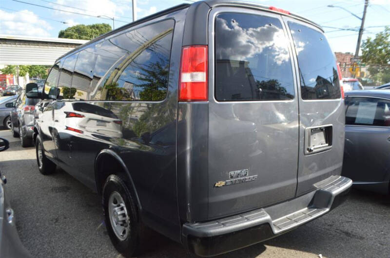 2017 Chevrolet Express Passenger