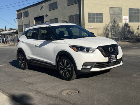 2020 Nissan Kicks SR