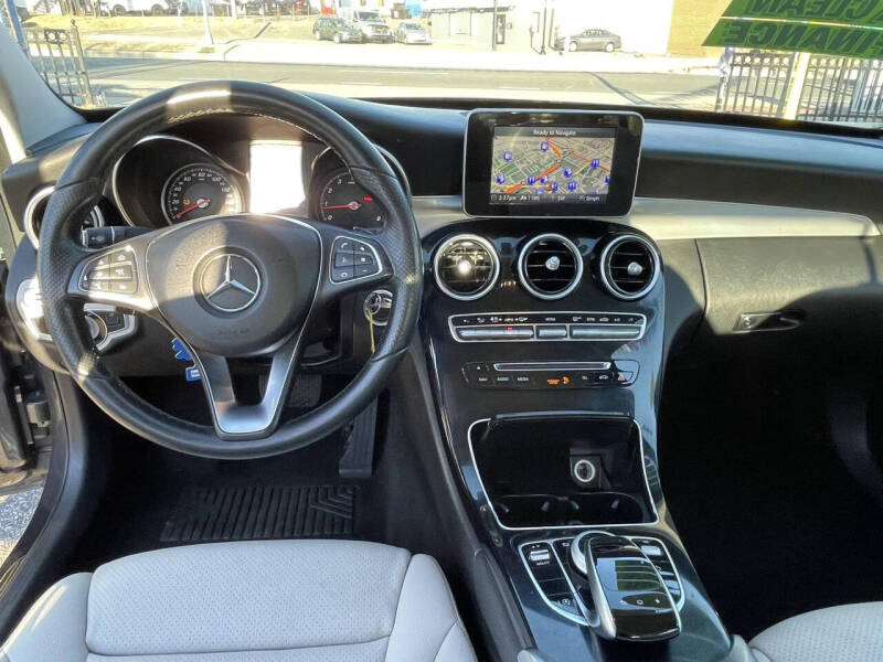 2015 Mercedes-Benz C-Class C300 photo 16