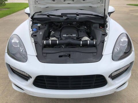 2013 Porsche Cayenne GTS