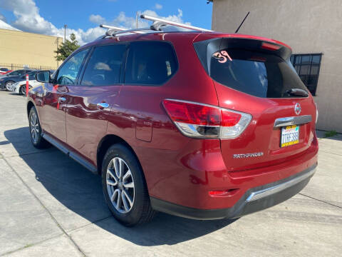 2015 Nissan Pathfinder SV