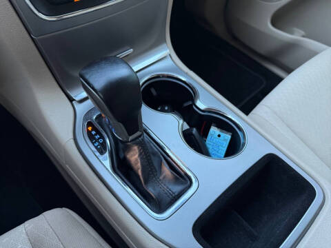 2020 Jeep Grand Cherokee Laredo