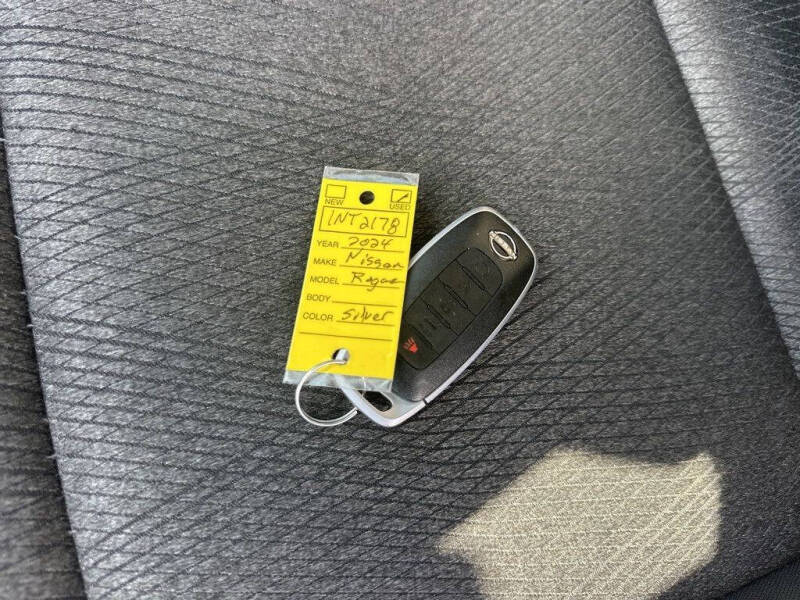 2024 Nissan Rogue SV