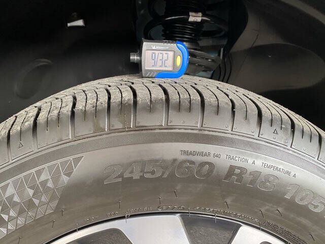 2025 Volkswagen Atlas Cross Sport SE 4Motion