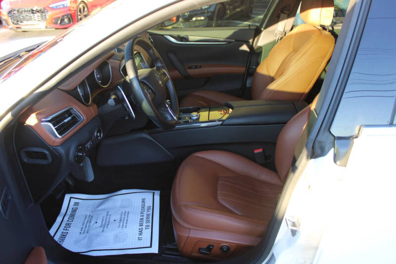 2017 Maserati Ghibli