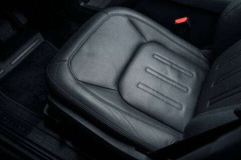 2022 Land Rover Defender 110 SE