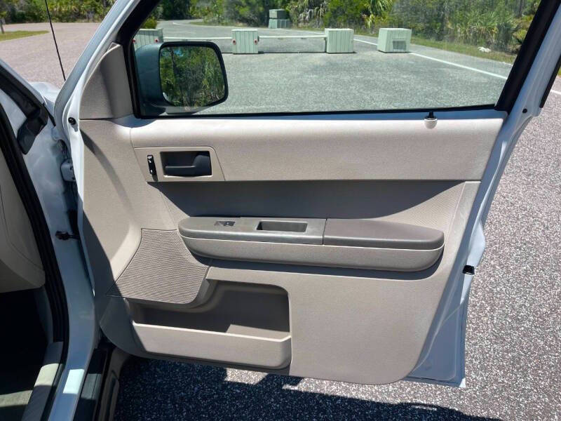 2009 Ford Escape XLS