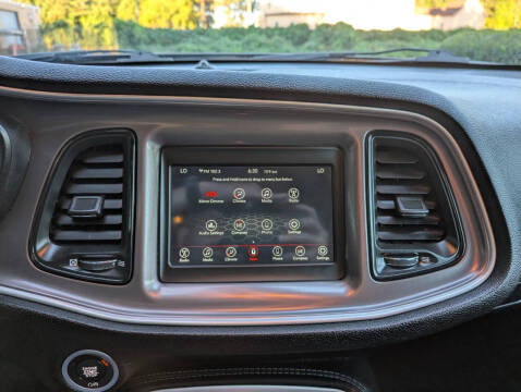 2022 Dodge Challenger SXT