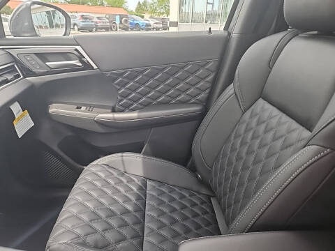 2025 Mitsubishi Outlander PHEV SEL