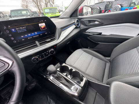 2025 Chevrolet Trax LT