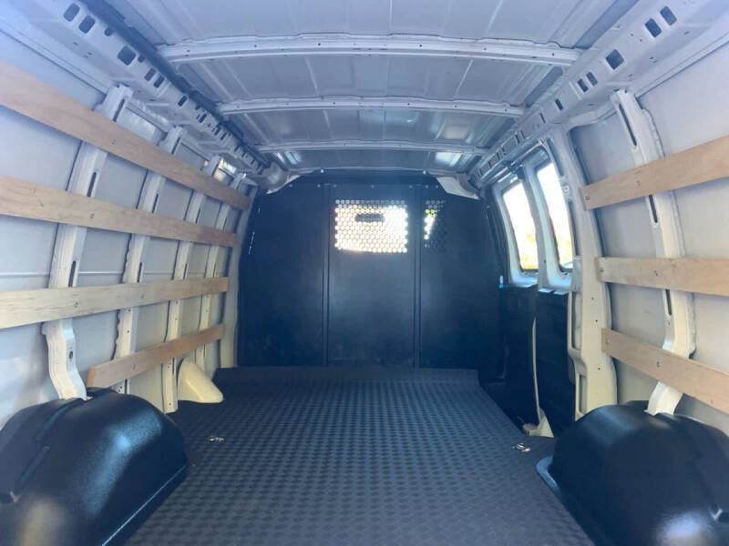 2024 Chevrolet Express 2500