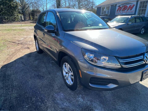 2012 Volkswagen Tiguan for sale at HDH Auto Sales LLC in Greer SC