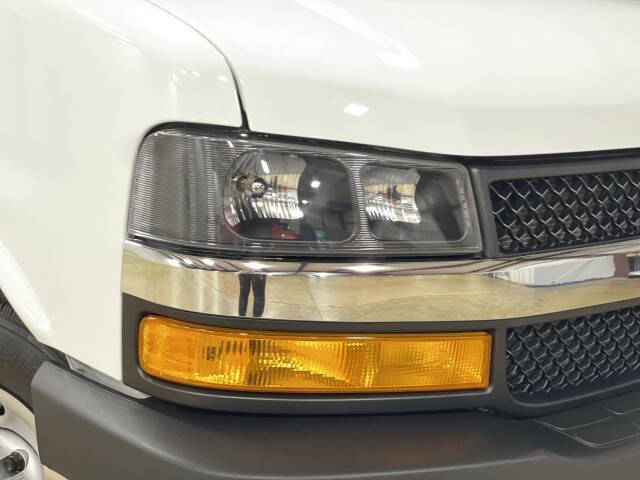 2023 Chevrolet Express 2500