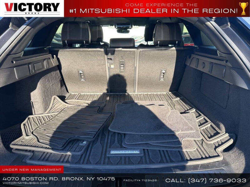 2022 Land Rover Range Rover Velar P250 R-Dynamic S