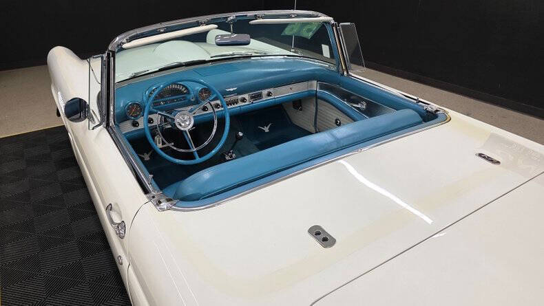 1956 Ford Thunderbird