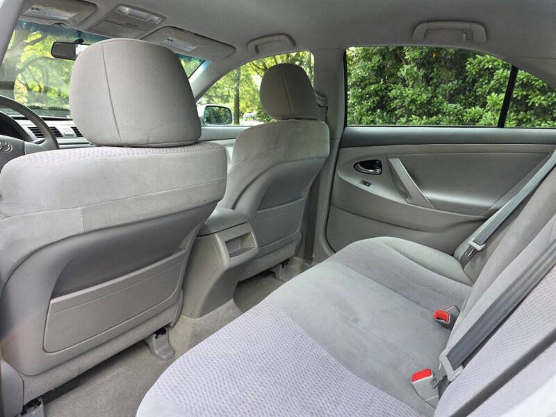 2011 Toyota Camry LE V6